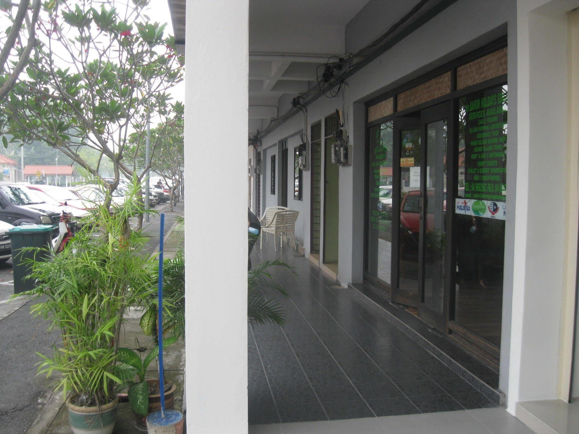 1 Baron Motel Kuah Exterior foto